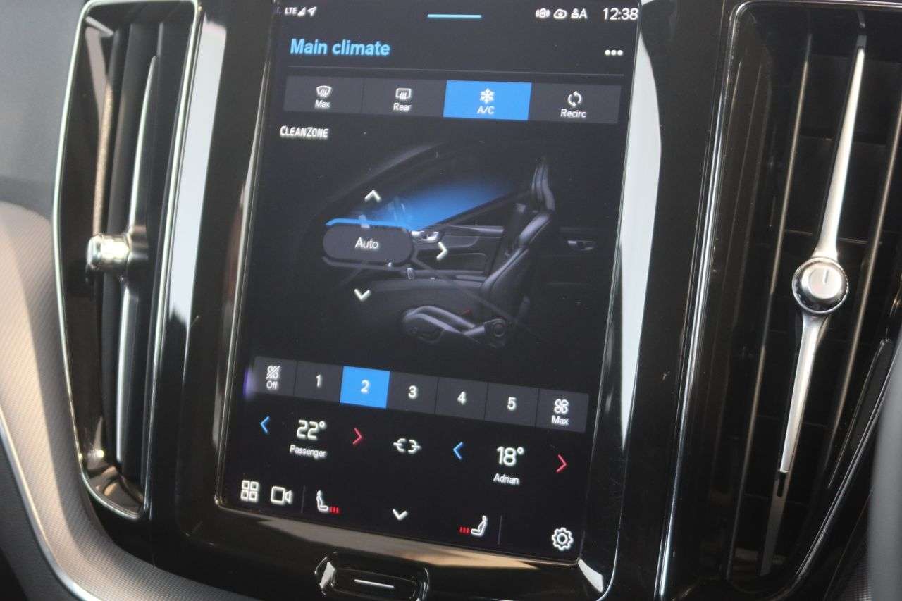 2022 VOLVO XC60 2022 VOLVO XC60