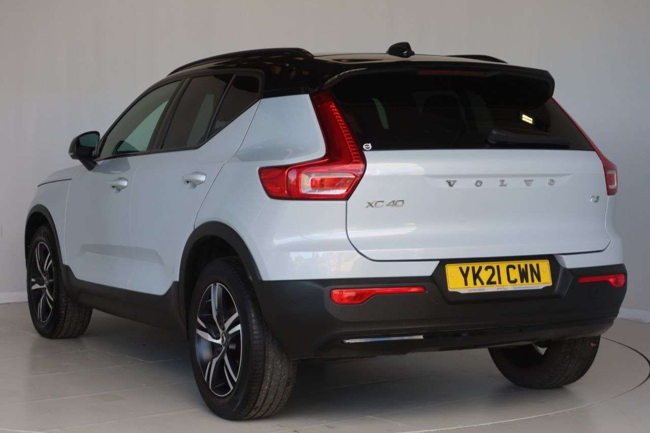 2021 VOLVO XC40 2021 VOLVO XC40