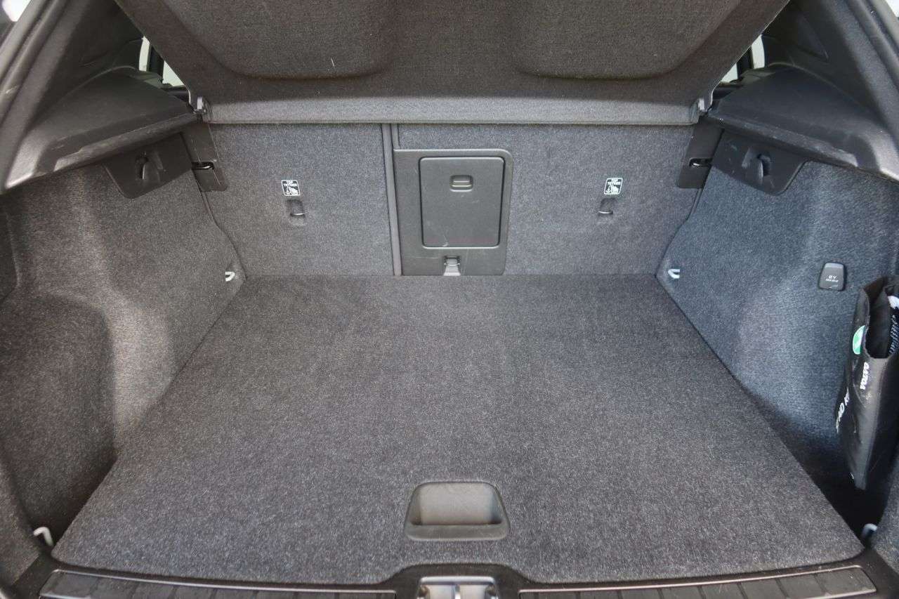 2021 VOLVO XC40 2021 VOLVO XC40