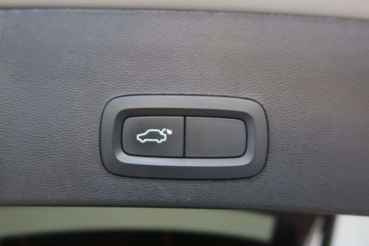 2021 VOLVO XC40 2021 VOLVO XC40