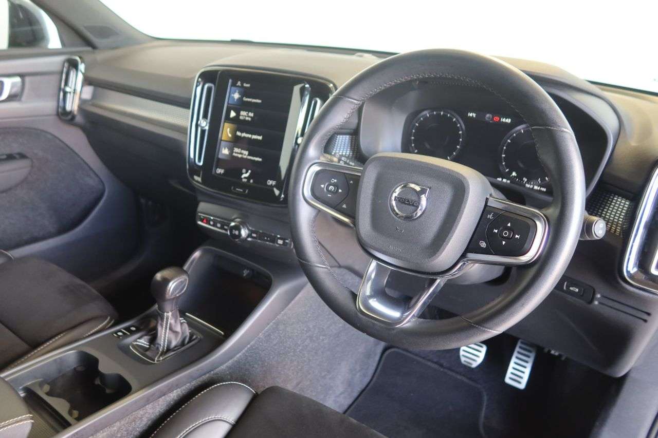 2021 VOLVO XC40 2021 VOLVO XC40