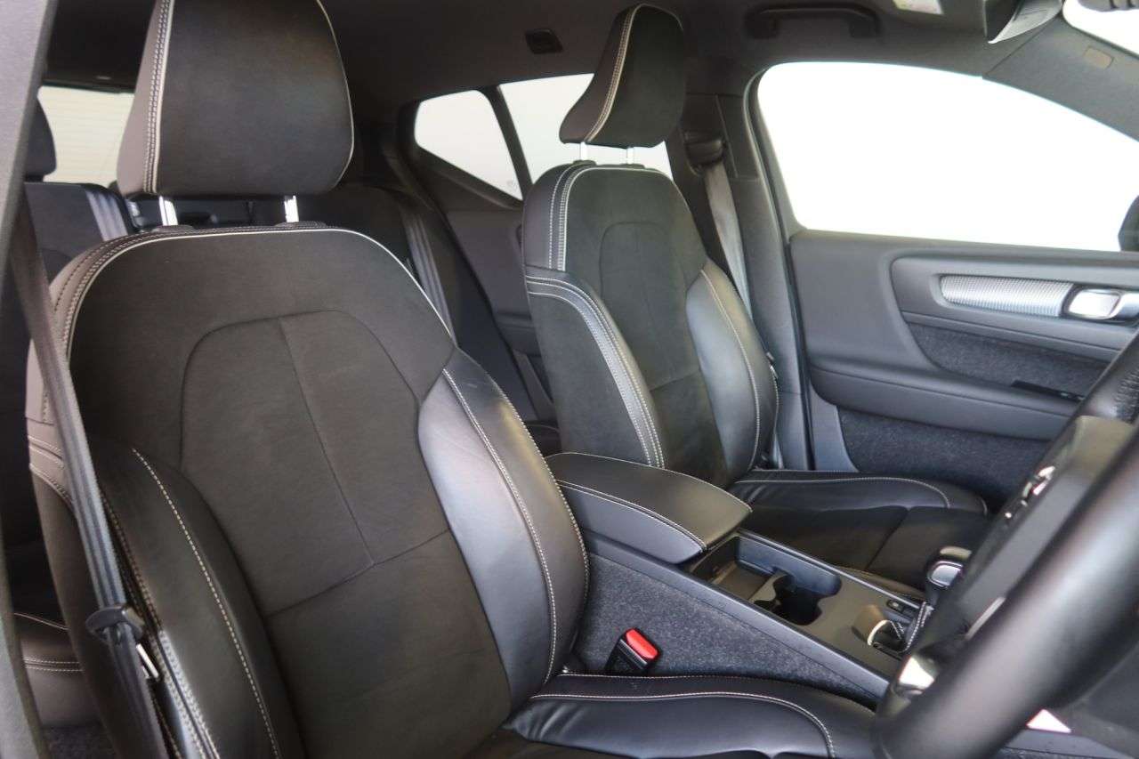 2021 VOLVO XC40 2021 VOLVO XC40