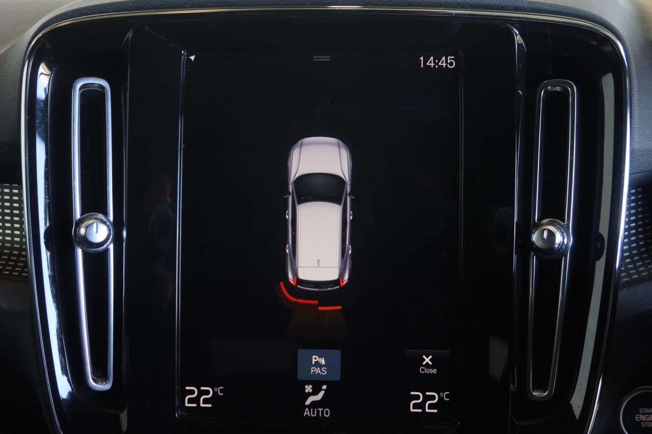 2021 VOLVO XC40 2021 VOLVO XC40