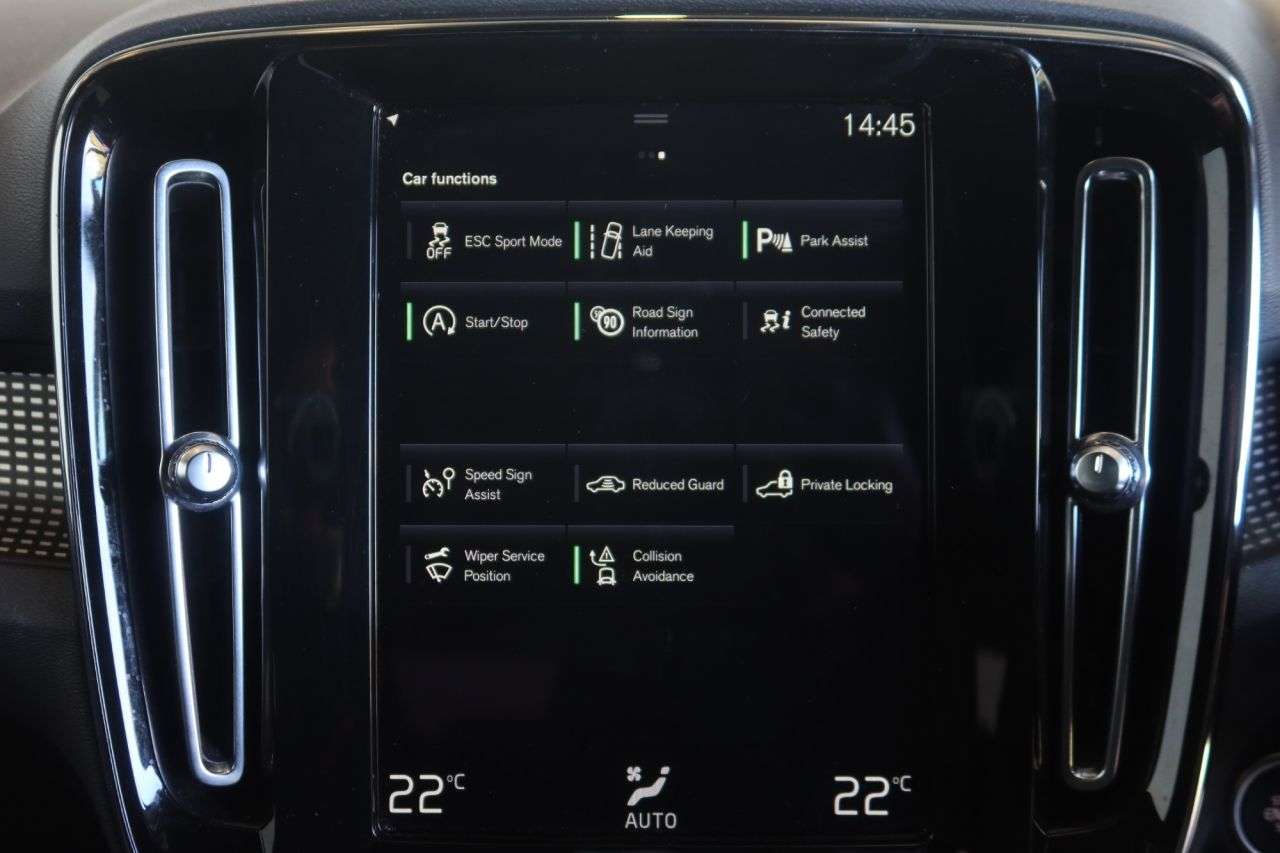 2021 VOLVO XC40 2021 VOLVO XC40