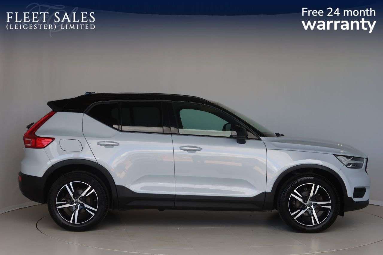 2021 VOLVO XC40 2021 VOLVO XC40