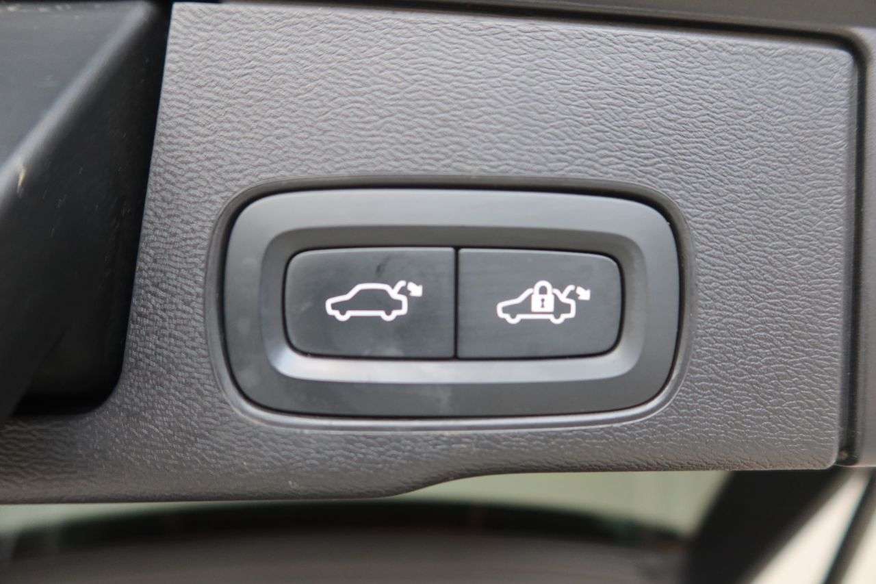 2022 VOLVO XC60 2022 VOLVO XC60