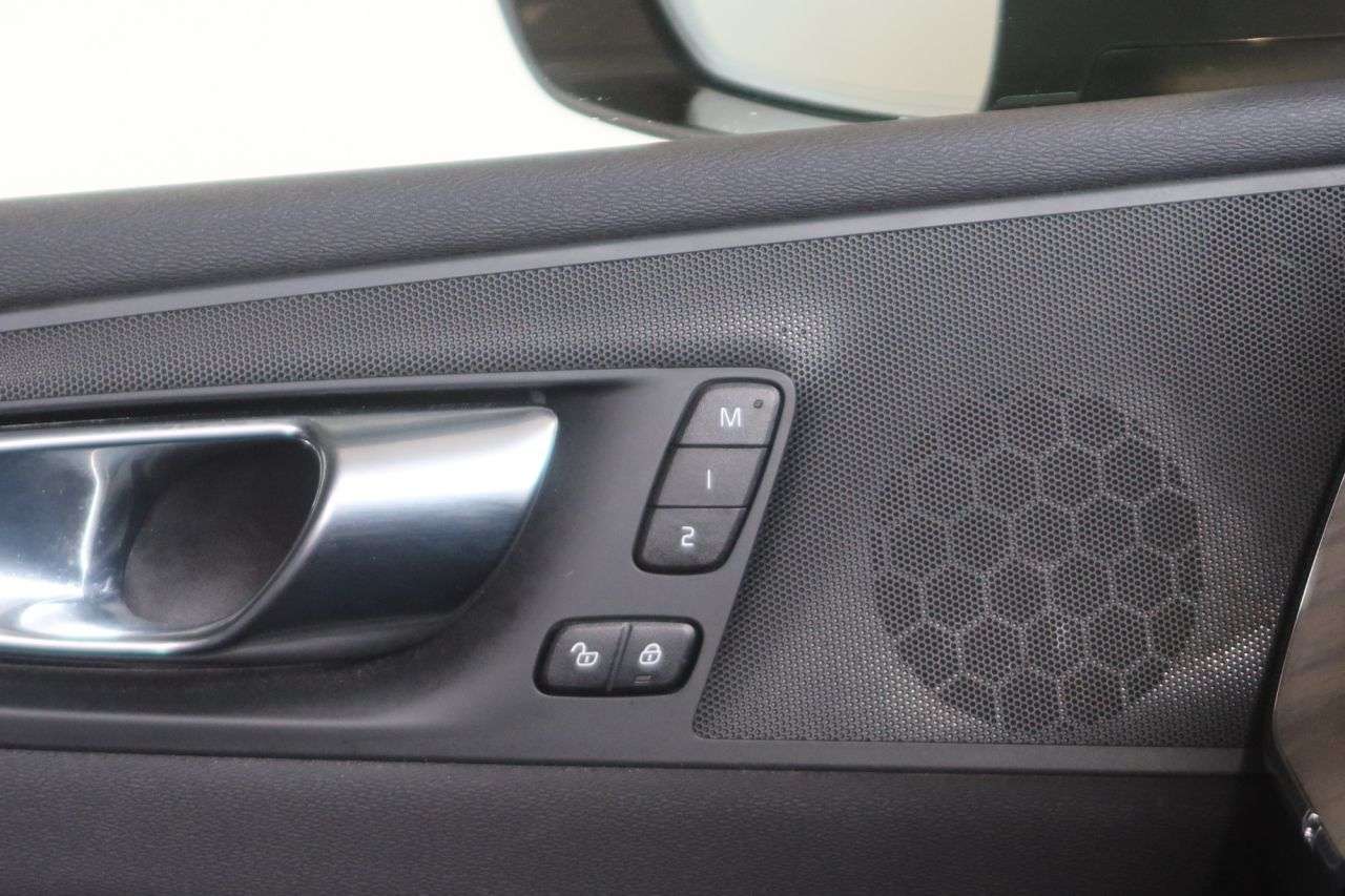 2022 VOLVO XC60 2022 VOLVO XC60