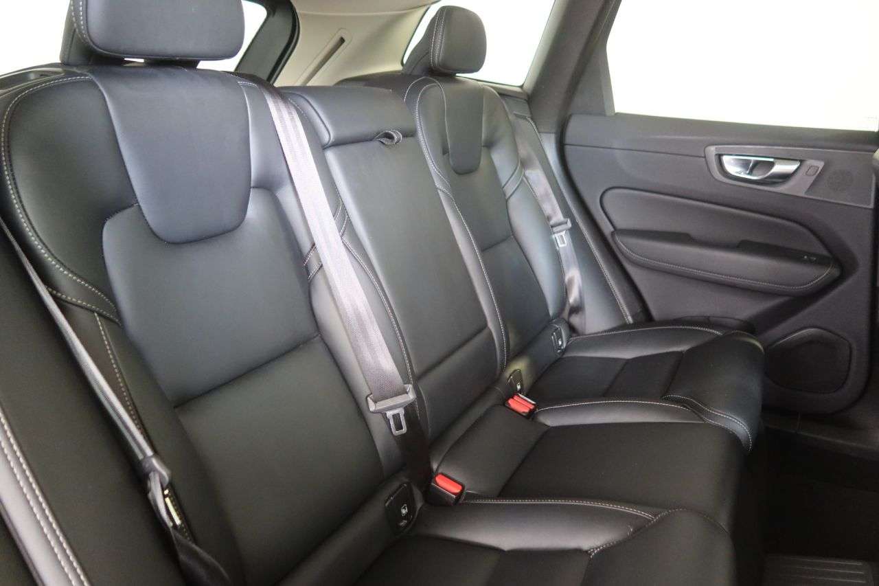 2022 VOLVO XC60 2022 VOLVO XC60