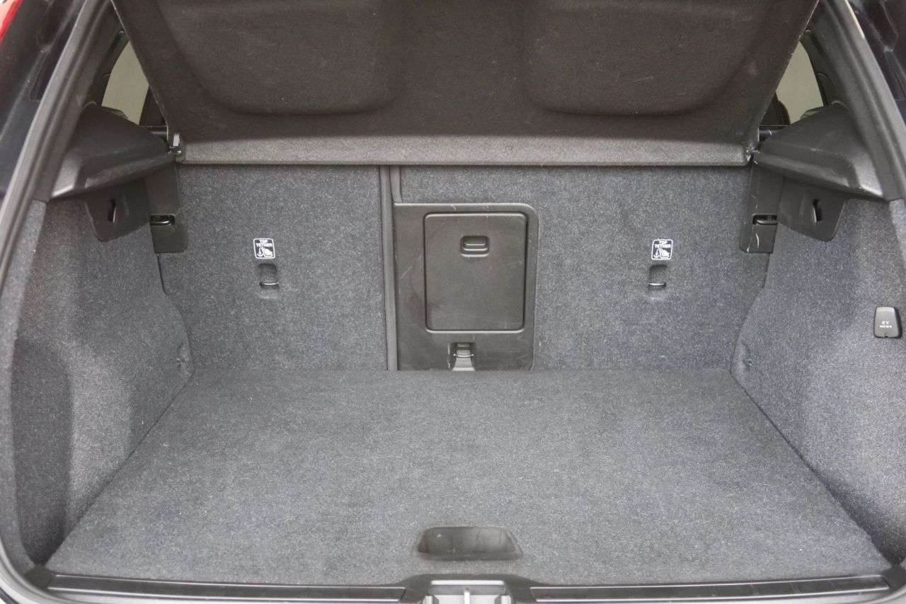 2022 VOLVO XC40 2022 VOLVO XC40