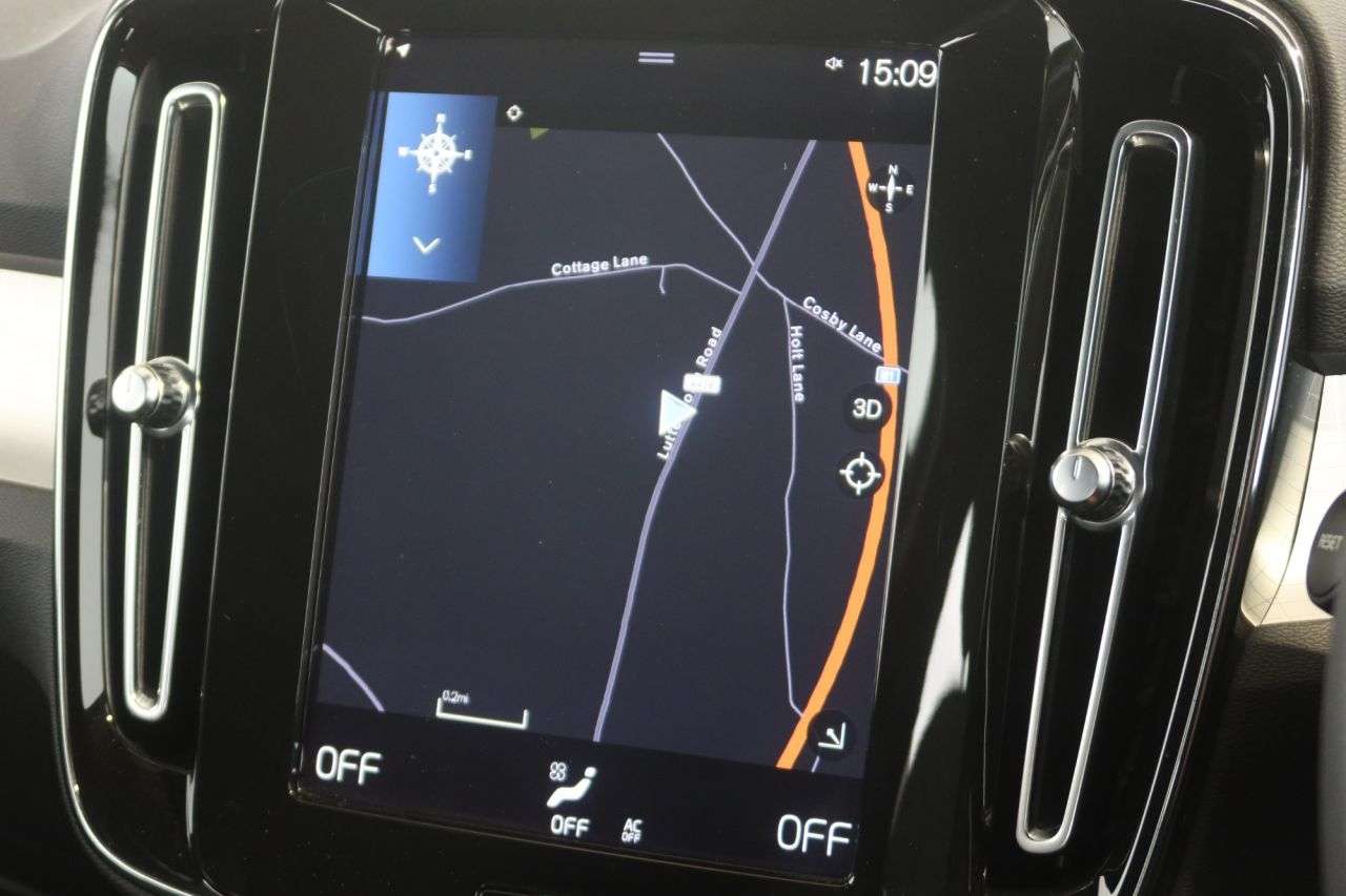 2022 VOLVO XC40 2022 VOLVO XC40