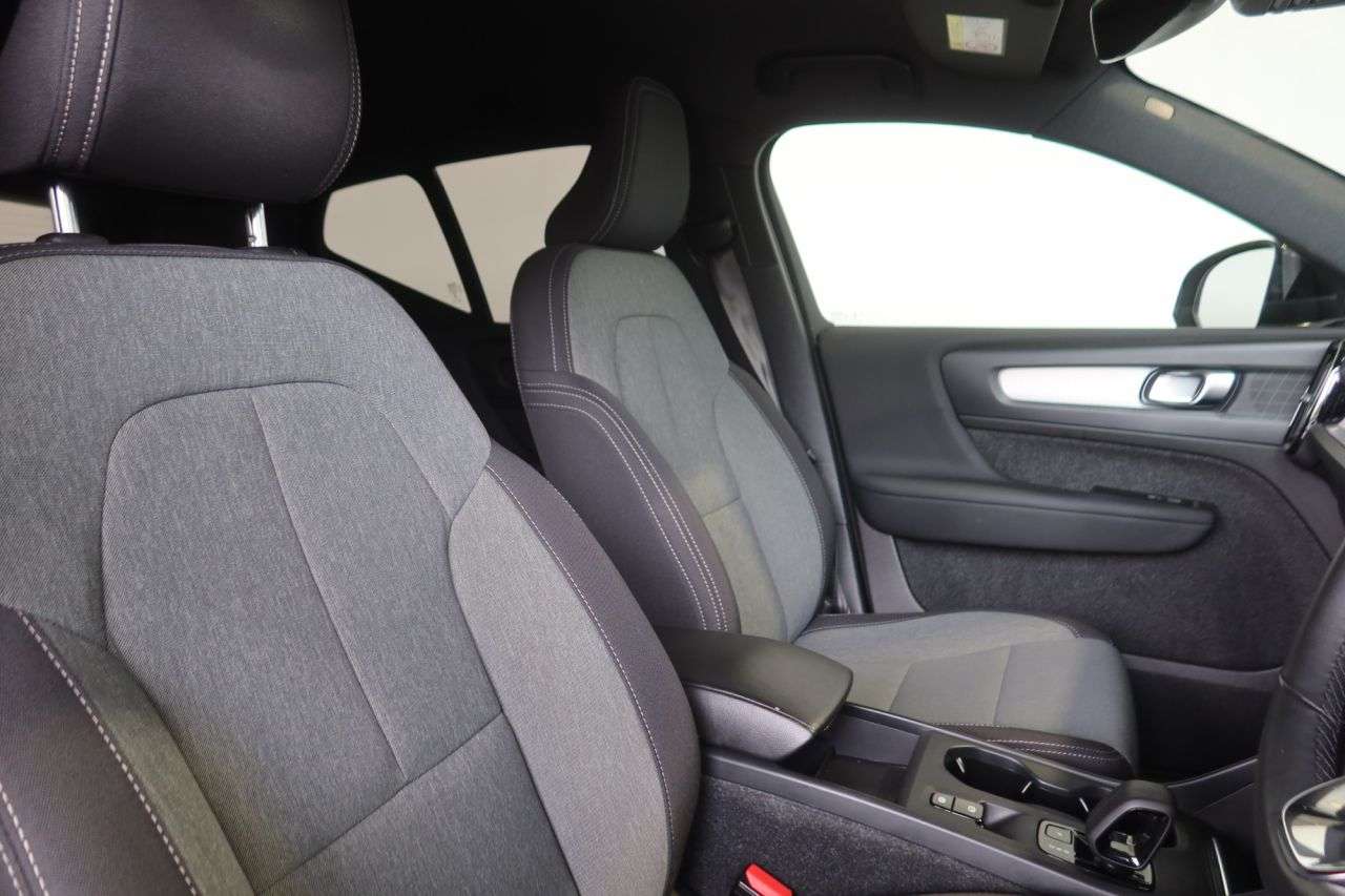 2022 VOLVO XC40 2022 VOLVO XC40