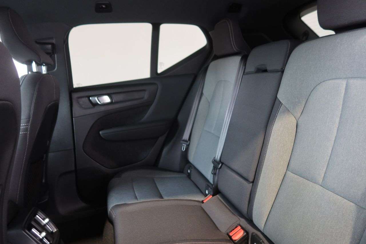 2022 VOLVO XC40 2022 VOLVO XC40