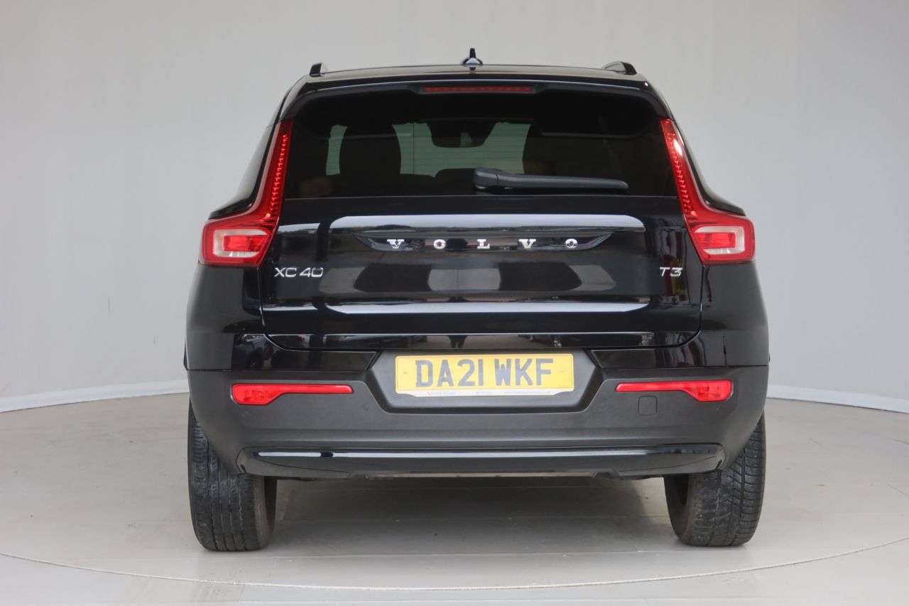 2021 VOLVO XC40 2021 VOLVO XC40