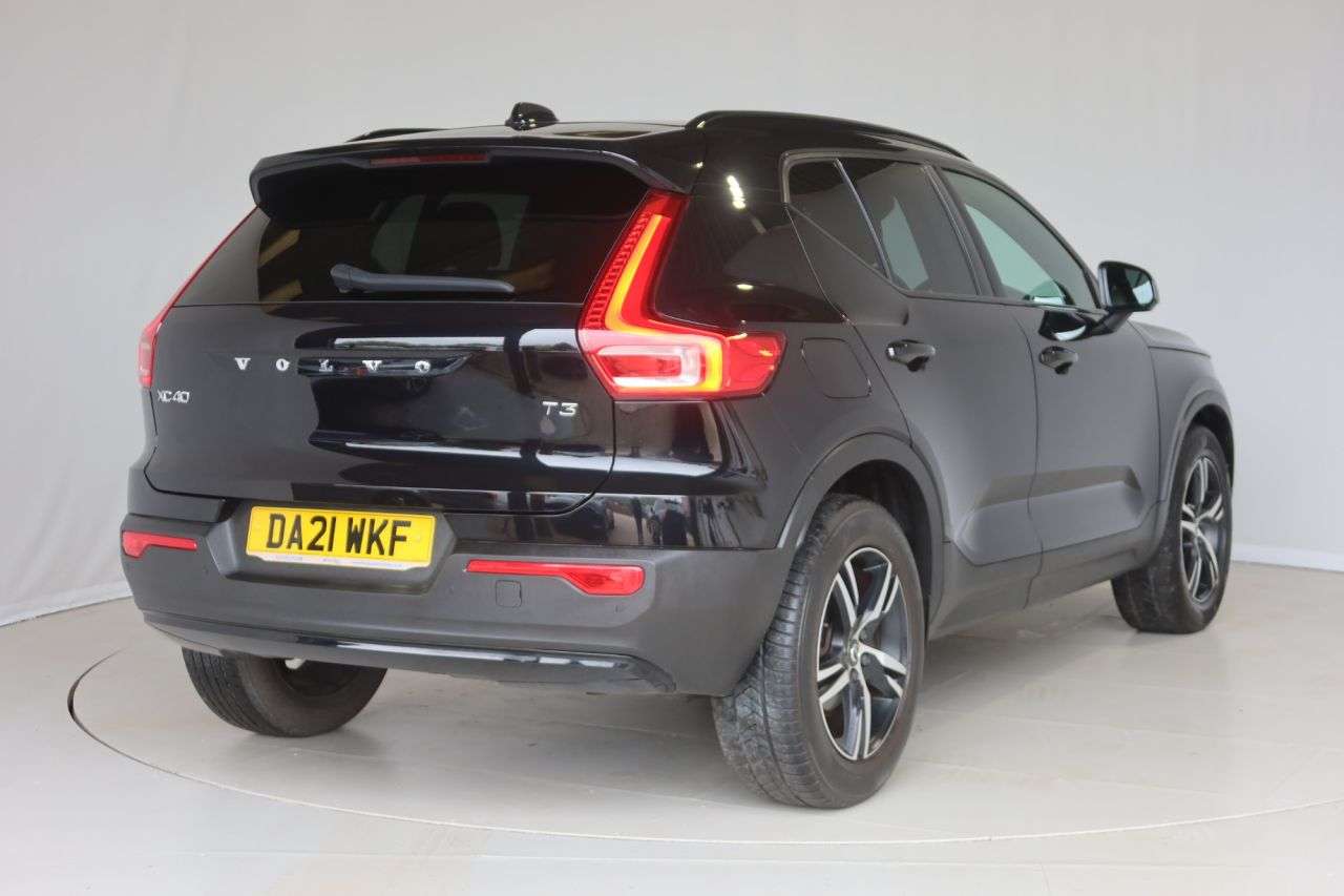 2021 VOLVO XC40 2021 VOLVO XC40