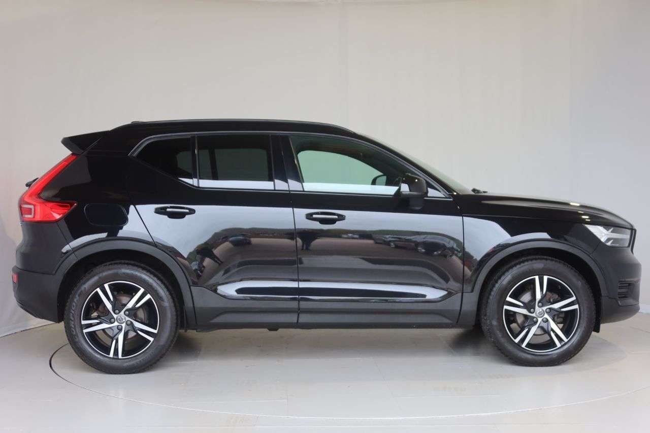 2021 VOLVO XC40 2021 VOLVO XC40