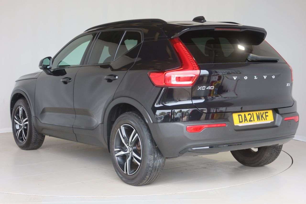 2021 VOLVO XC40 2021 VOLVO XC40