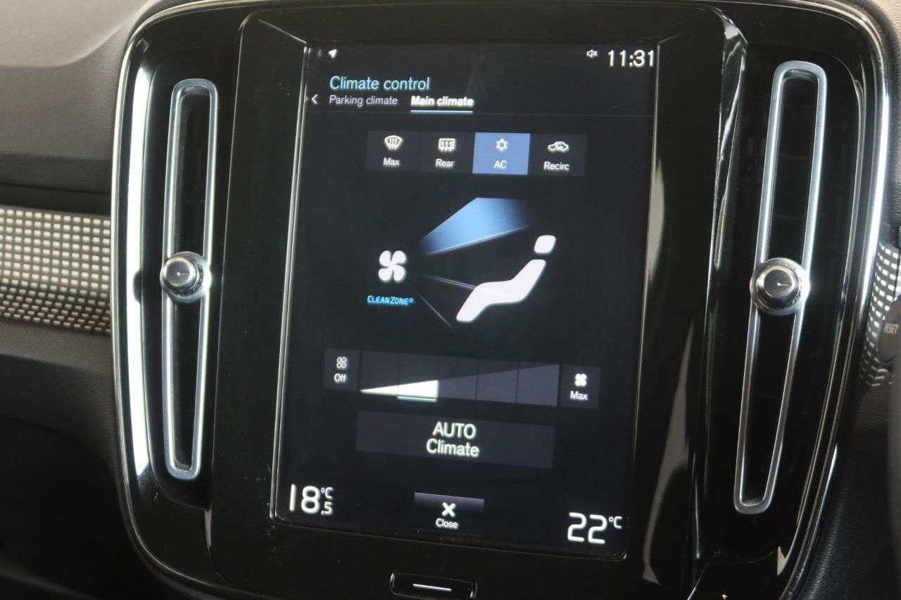 2021 VOLVO XC40 2021 VOLVO XC40