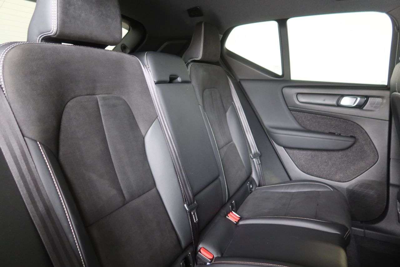 2021 VOLVO XC40 2021 VOLVO XC40