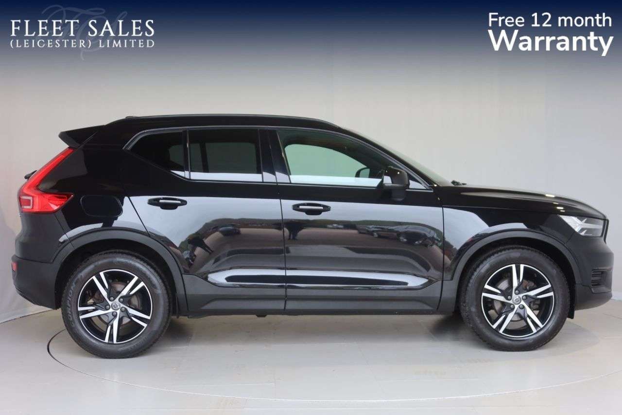 2021 VOLVO XC40 2021 VOLVO XC40