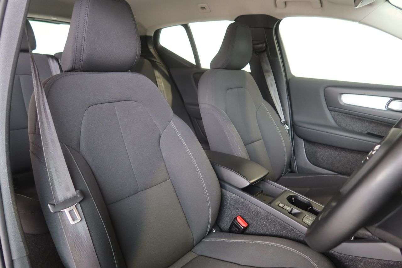 2021 VOLVO XC40 2021 VOLVO XC40