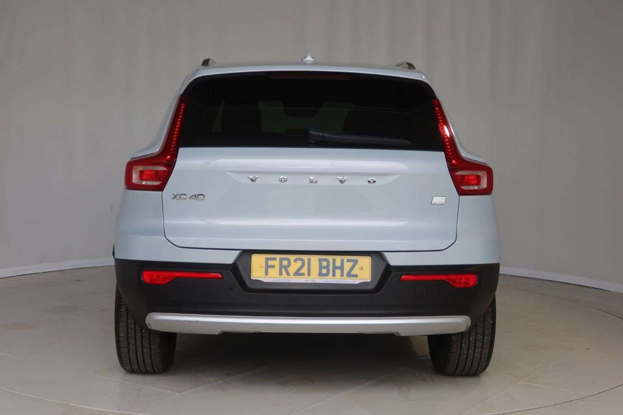 2021 VOLVO XC40 2021 VOLVO XC40