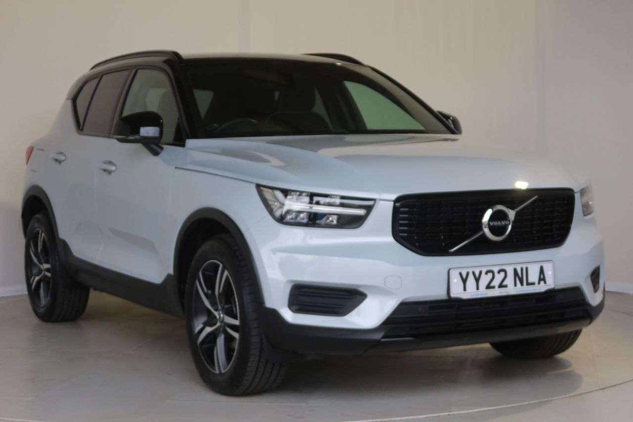 2022 VOLVO XC40 2022 VOLVO XC40
