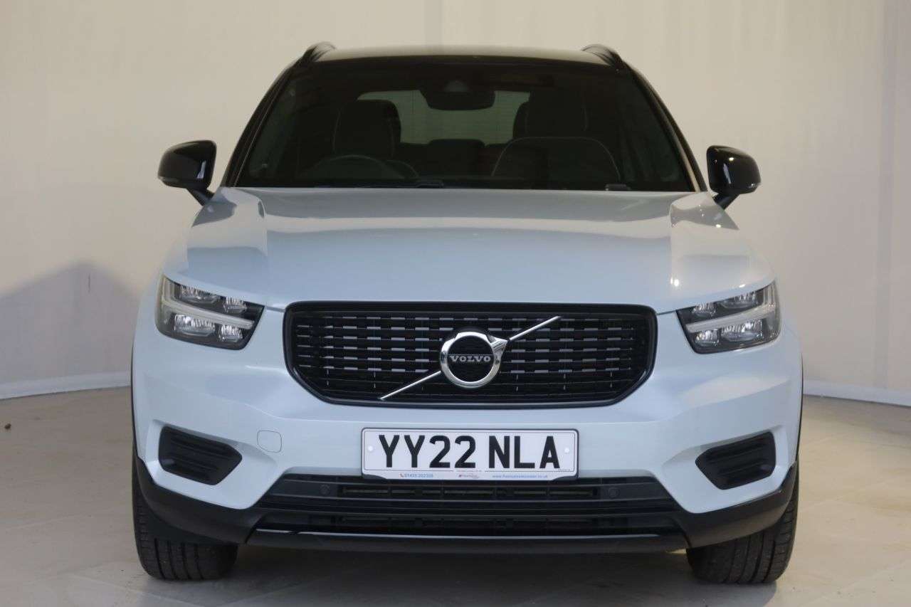 2022 VOLVO XC40 2022 VOLVO XC40