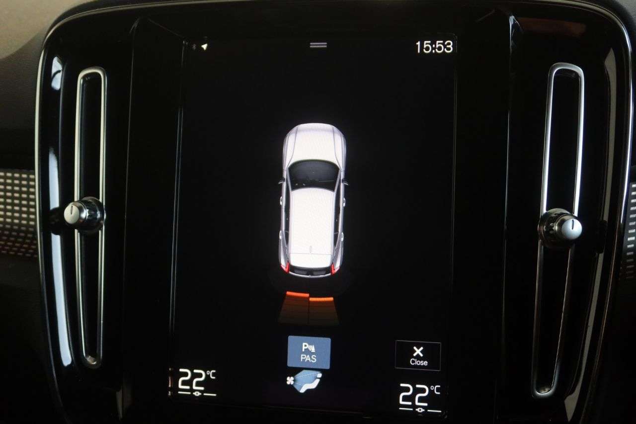 2022 VOLVO XC40 2022 VOLVO XC40