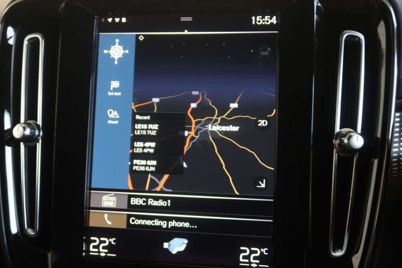 2022 VOLVO XC40 2022 VOLVO XC40