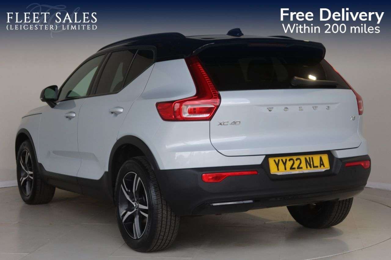 2022 VOLVO XC40 2022 VOLVO XC40