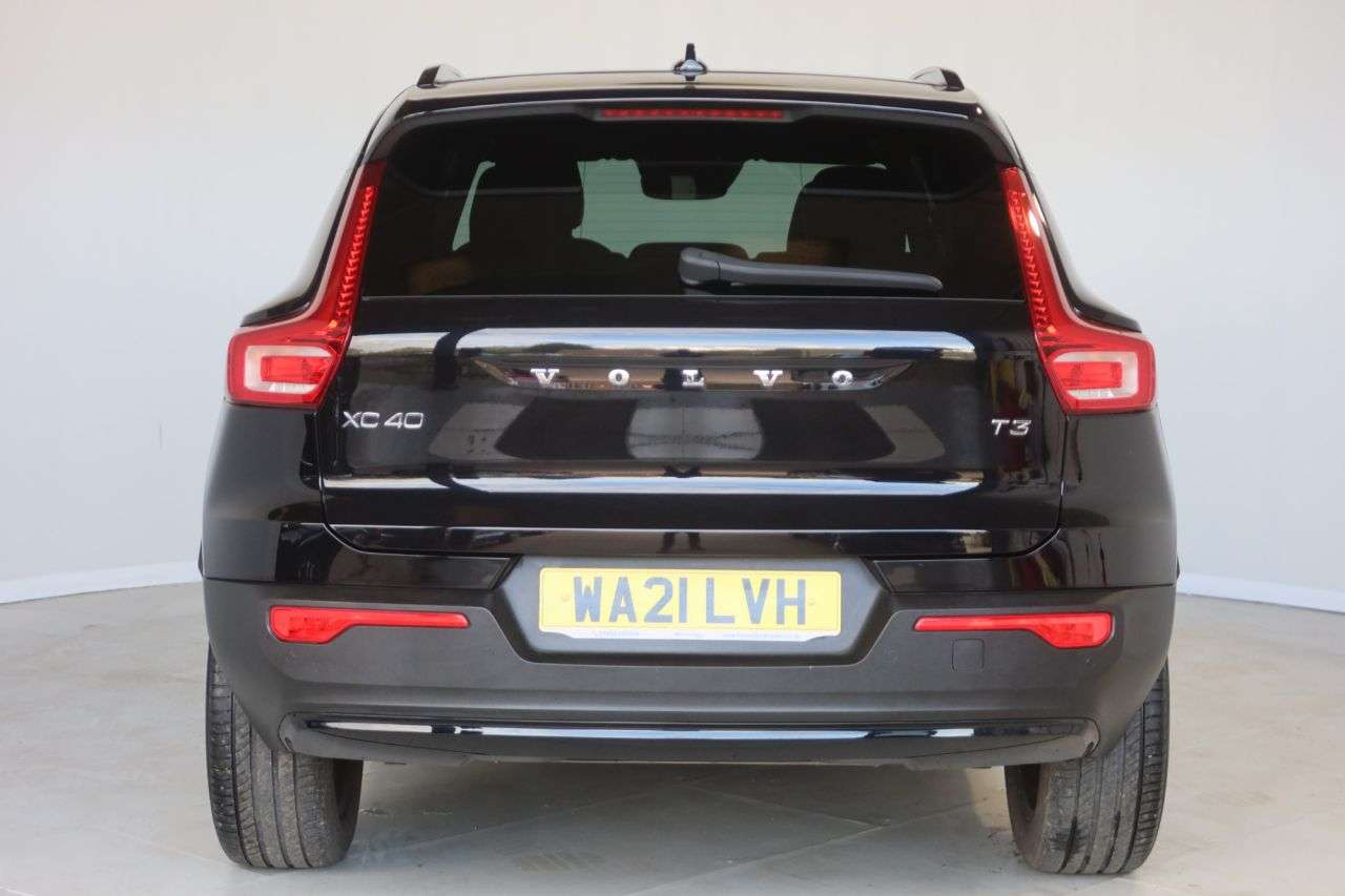 2021 VOLVO XC40 2021 VOLVO XC40