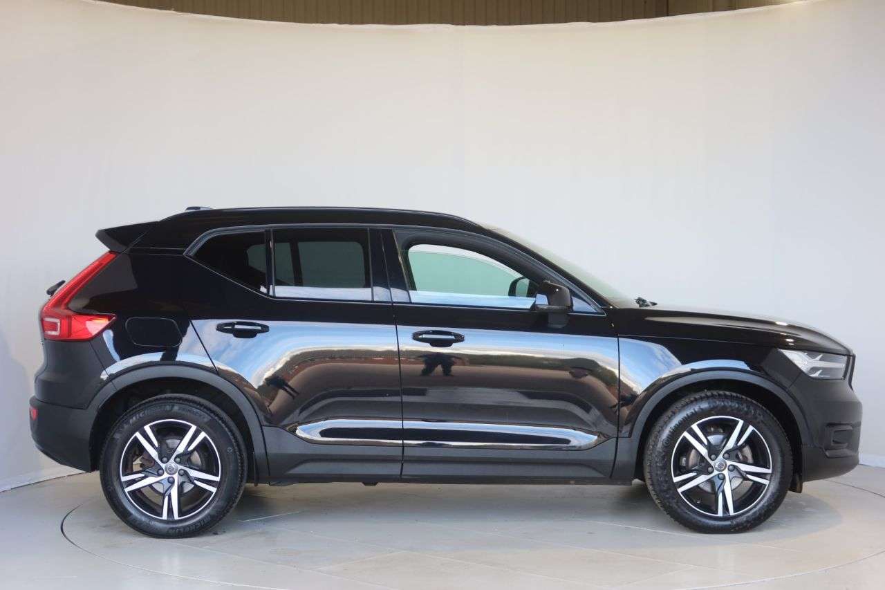 2021 VOLVO XC40 2021 VOLVO XC40