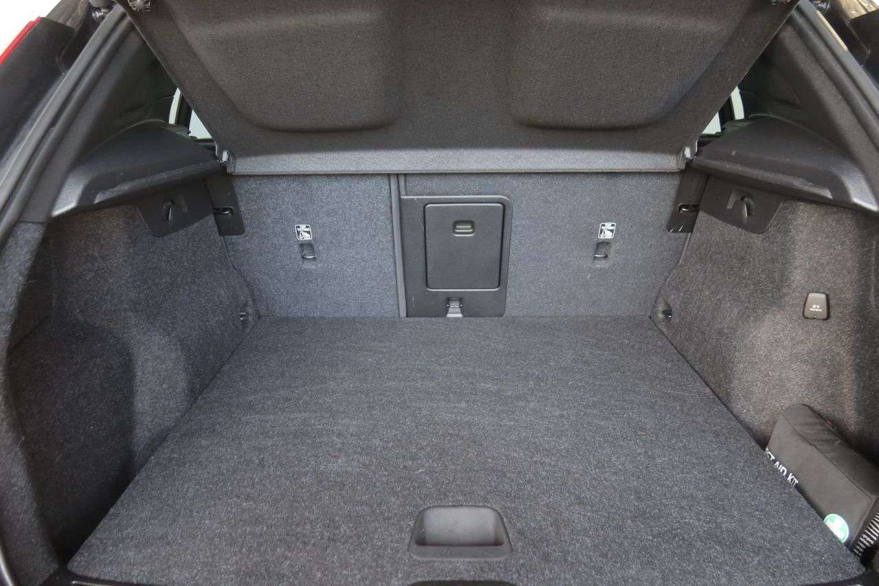 2021 VOLVO XC40 2021 VOLVO XC40