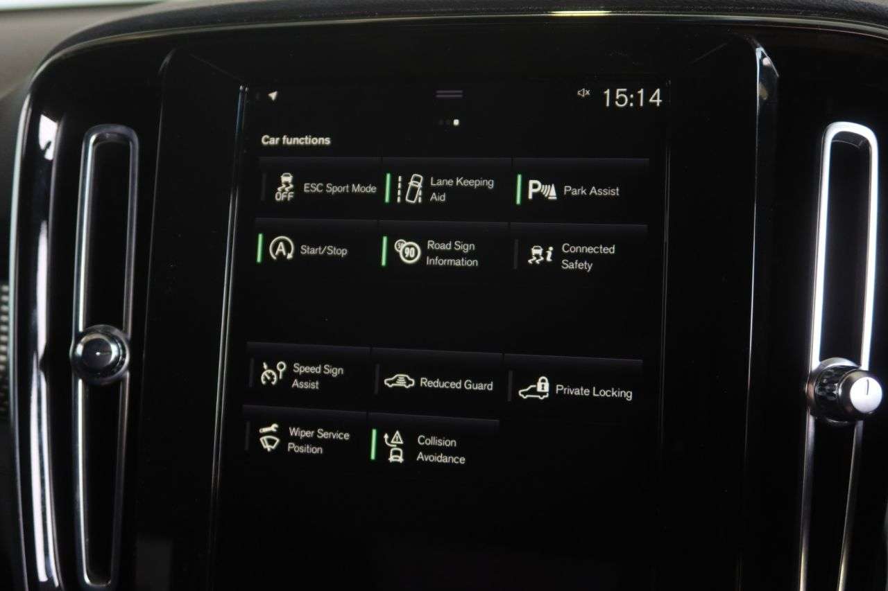 2021 VOLVO XC40 2021 VOLVO XC40