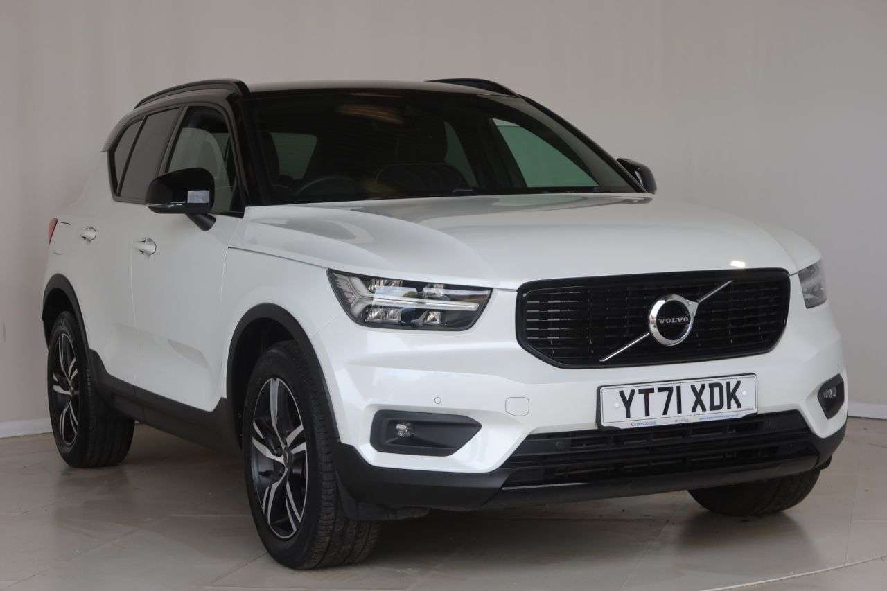 2021 VOLVO XC40 2021 VOLVO XC40