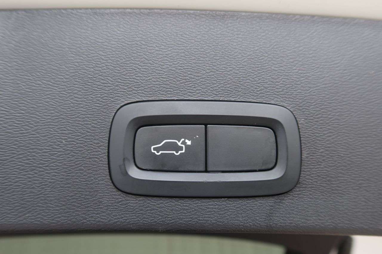 2021 VOLVO XC40 2021 VOLVO XC40