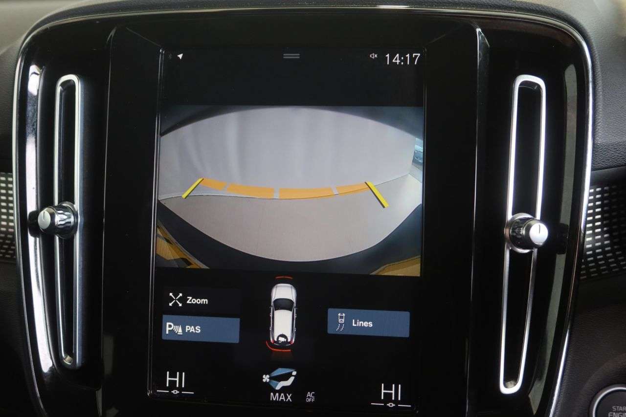 2021 VOLVO XC40 2021 VOLVO XC40