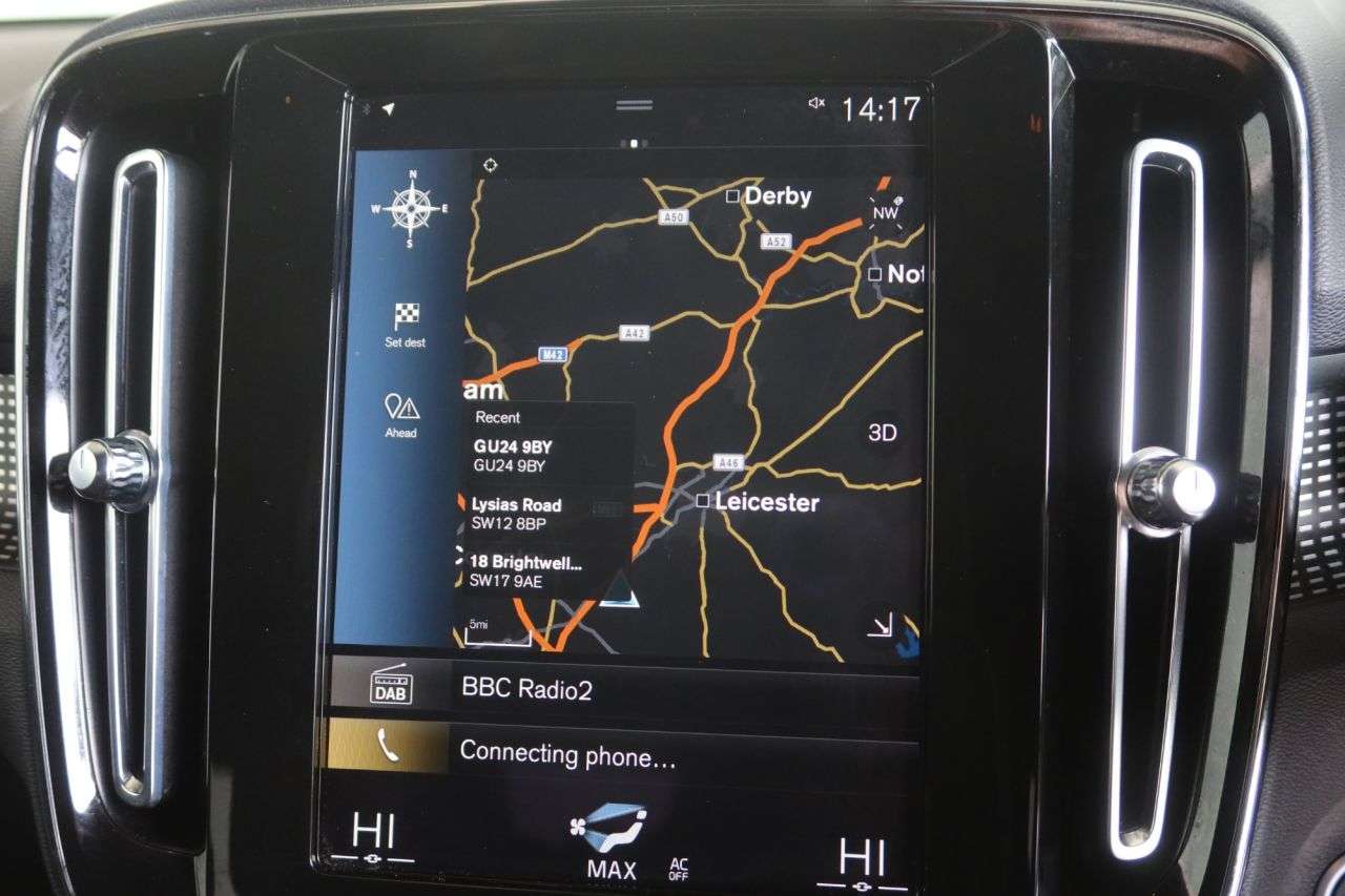 2021 VOLVO XC40 2021 VOLVO XC40