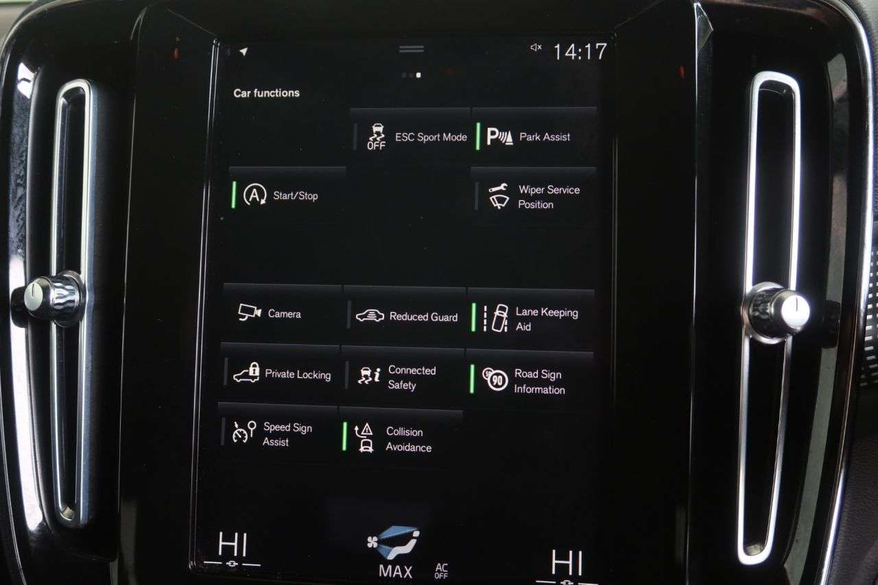 2021 VOLVO XC40 2021 VOLVO XC40