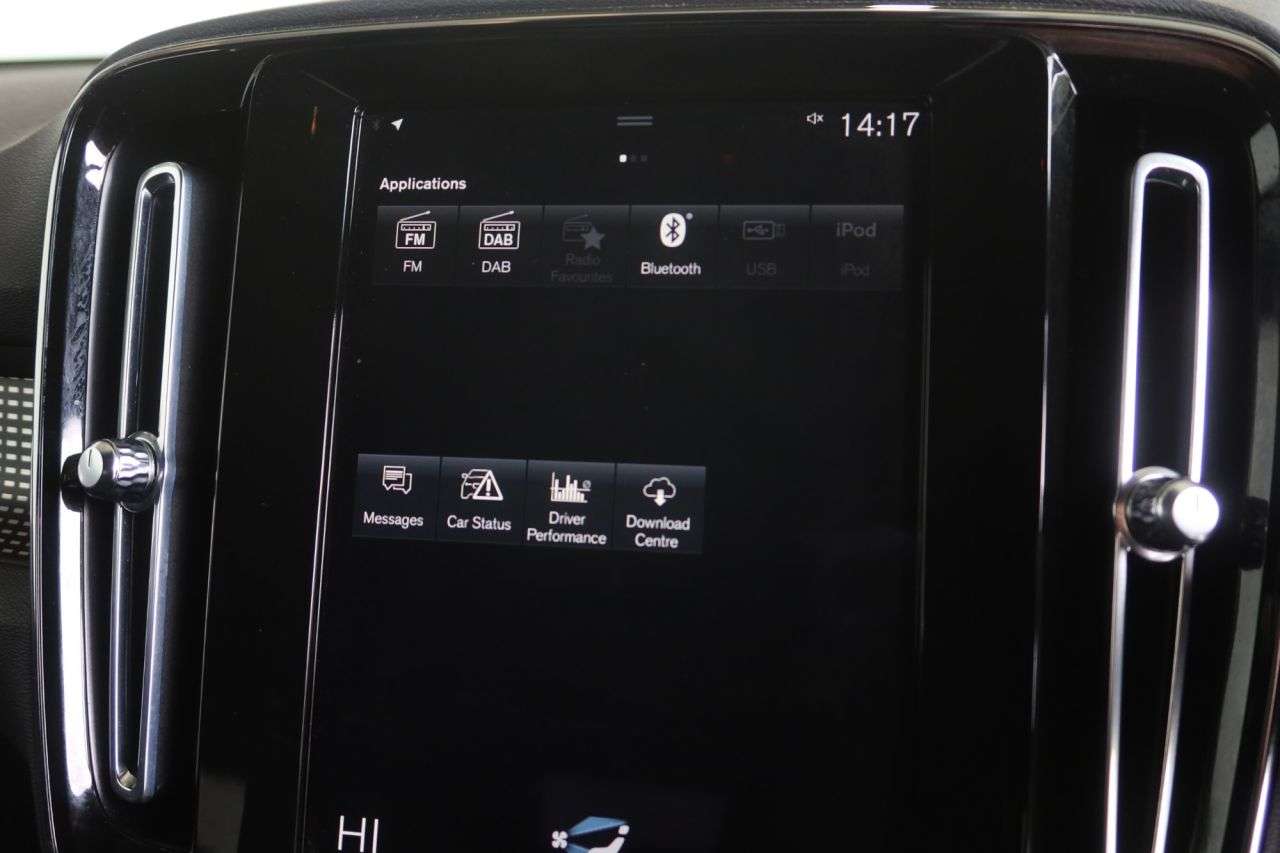 2021 VOLVO XC40 2021 VOLVO XC40