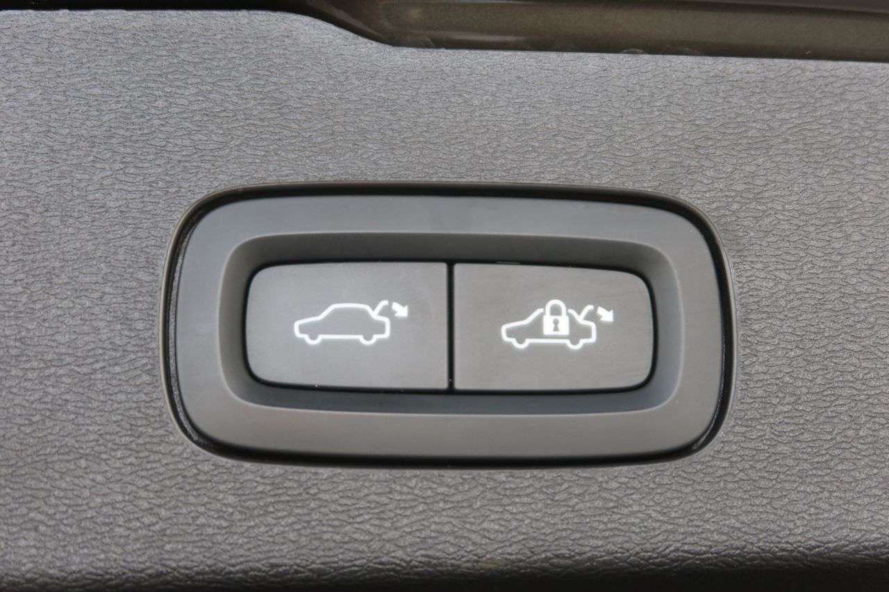 2021 VOLVO V60 2021 VOLVO V60