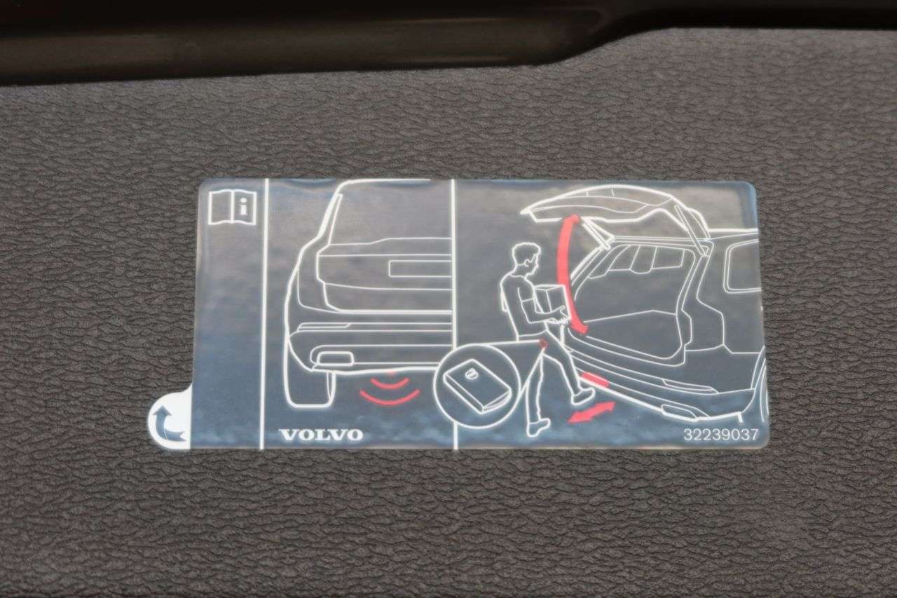 2021 VOLVO V60 2021 VOLVO V60