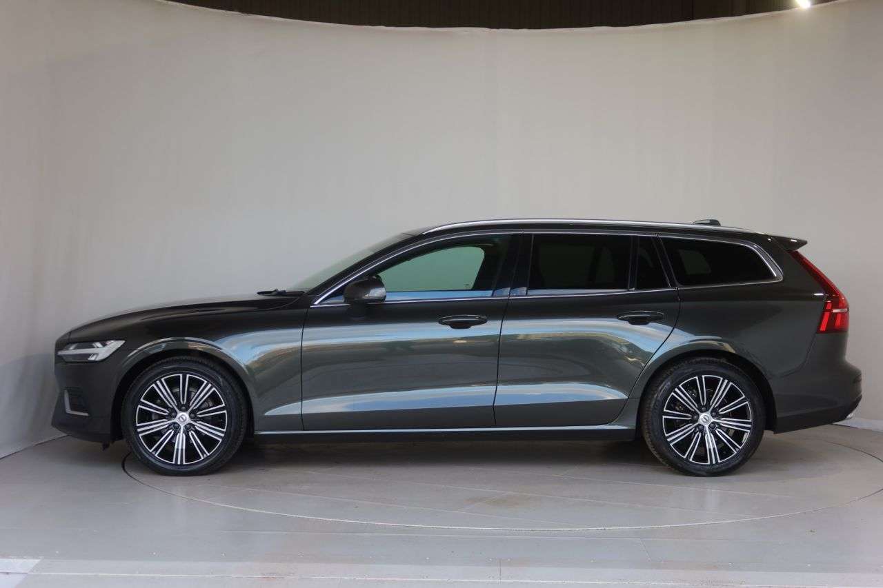 2021 VOLVO V60 2021 VOLVO V60