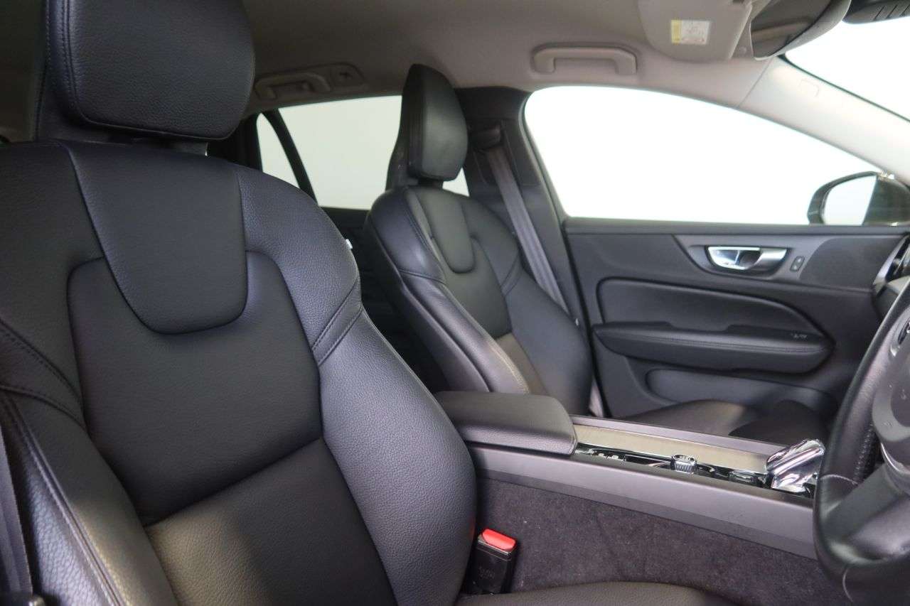 2021 VOLVO V60 2021 VOLVO V60