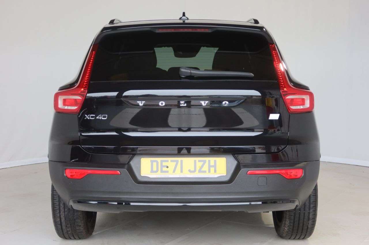 2021 VOLVO XC40 2021 VOLVO XC40