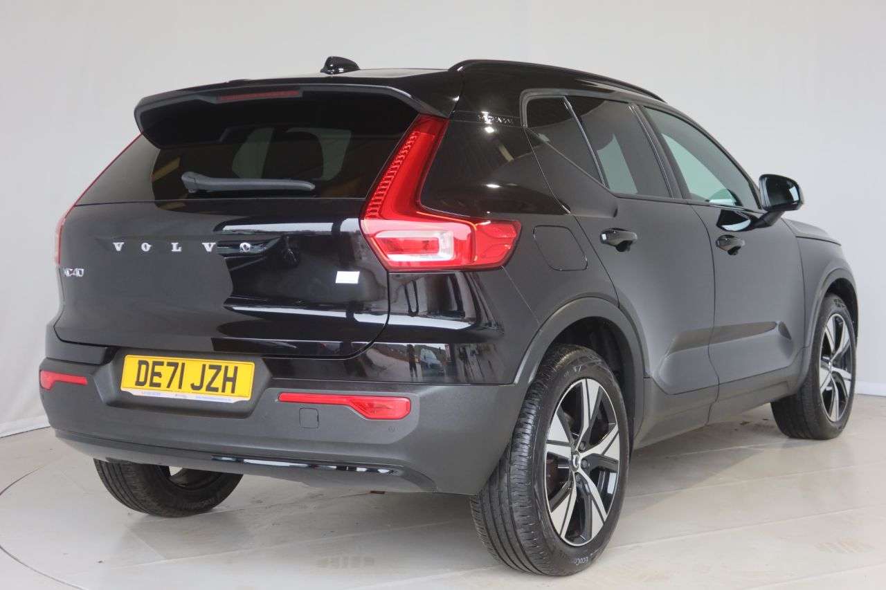 2021 VOLVO XC40 2021 VOLVO XC40