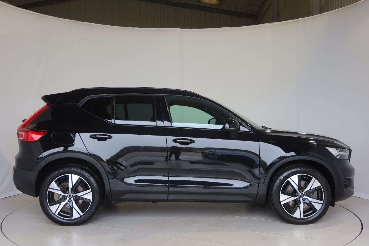 2021 VOLVO XC40 2021 VOLVO XC40
