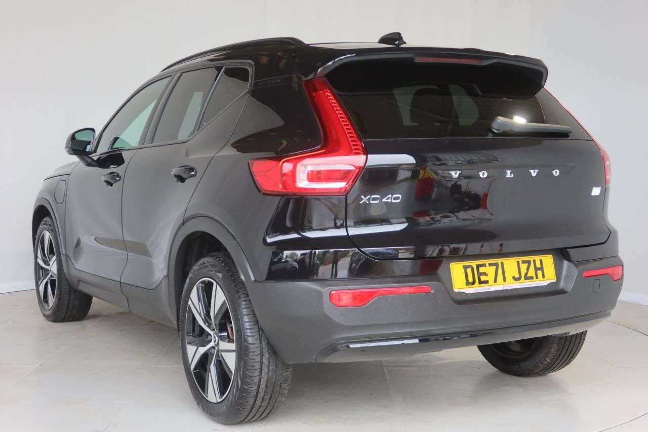 2021 VOLVO XC40 2021 VOLVO XC40