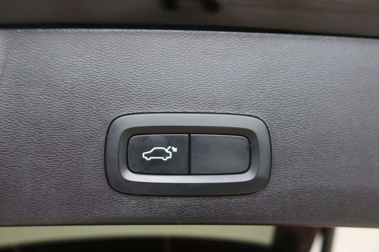 2021 VOLVO XC40 2021 VOLVO XC40