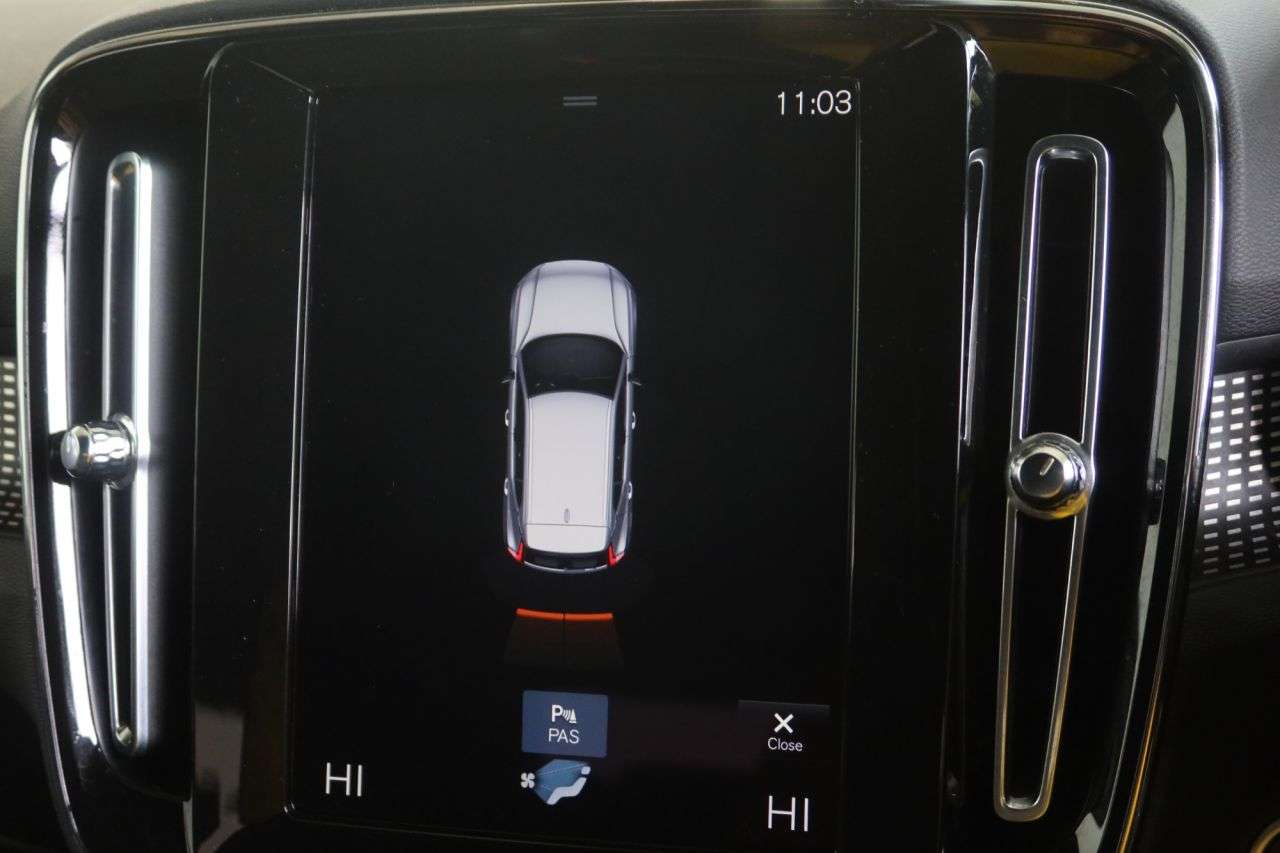 2021 VOLVO XC40 2021 VOLVO XC40